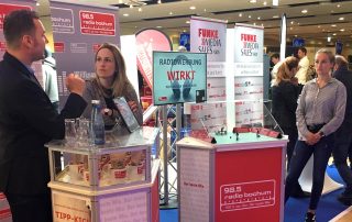 Der Messestand von Radio Bochum beim VfL-Netzwerkerlebnis.